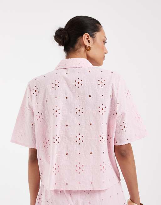 Vero Moda - Lyserød skjorte i broderie anglaise-materiale med firkantet pasform - Del af sæt, 4 af 4