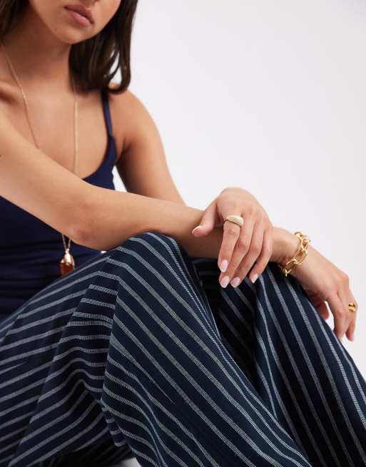 Vero Moda – Marinblå, randiga byxor i linnemix med vida ben och dragsko i midjan, 4 av 5