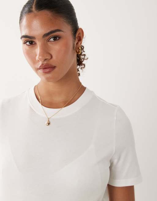 Vero Moda Maternity 2 pack t-shirts in black and white, 3 of 4