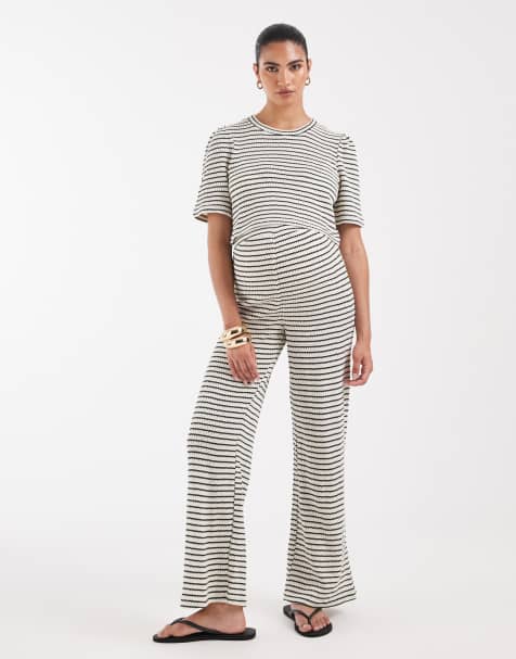 Vero Moda Maternity - Conjunto negro y crema a rayas de pantalones de pernera ancha y camiseta de manga corta y corte cuadrado de punto de croché - view 1
