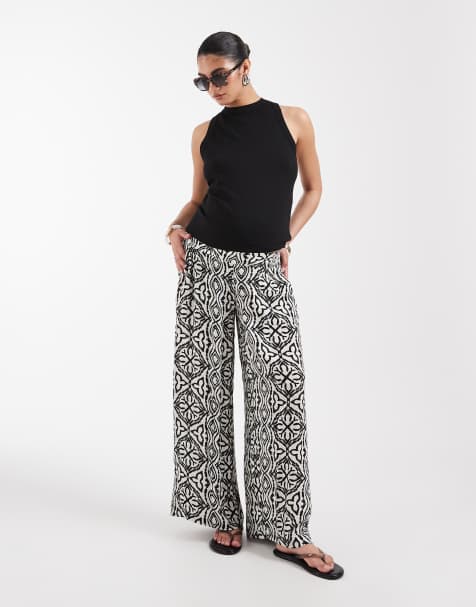 Vero Moda Maternity – Czarne spodnie z szerokimi nogawkami w kafelkowy wzór - view 1