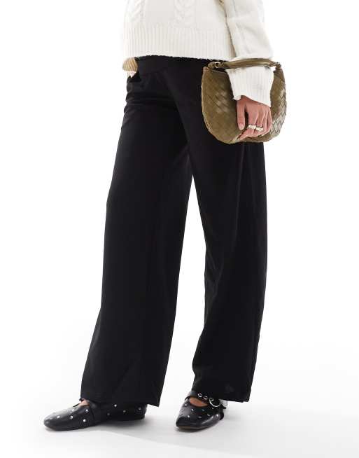 Vero Moda Maternity – Czarne wsuwane spodnie dżersejowe z guzikami w talii, 3 z 5