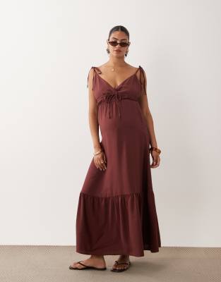Maternity - Gestuftes Midikleid in Andorra-Rot mit gebundenen Trägern Rot L