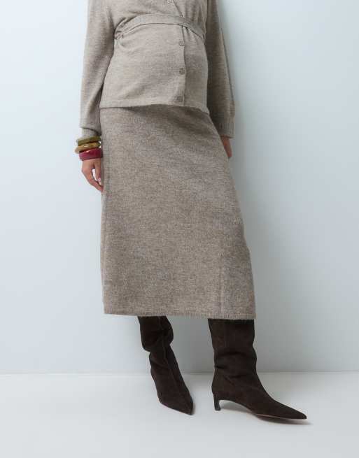 Vero Moda Maternity knitted maxi skirt co-ord in neutral, 2 of 5