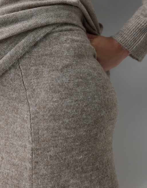 Vero Moda Maternity knitted maxi skirt co-ord in neutral, 4 of 5