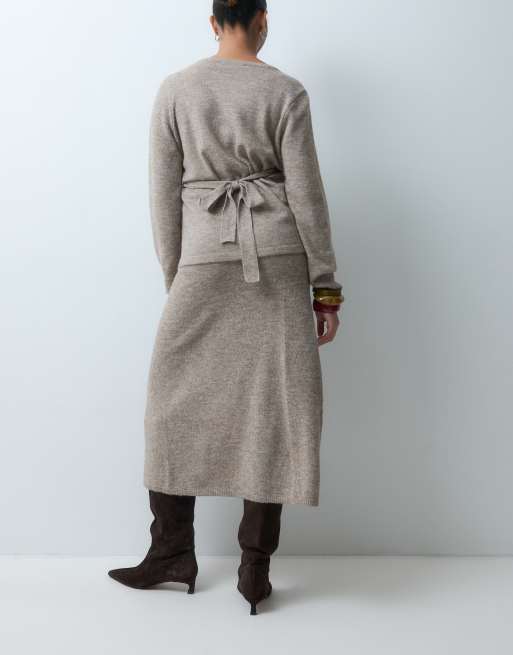 Vero Moda Maternity knitted maxi skirt co-ord in neutral, 5 of 5