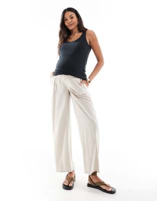 linen blend wide leg pants in cream-White