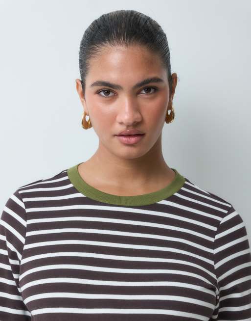 Vero Moda Maternity long sleeve t-shirt with contrast collar in chocolate brown stripes, 4 of 4