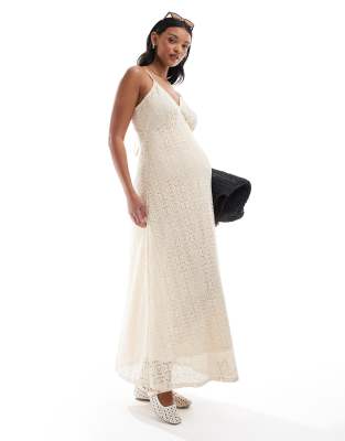Vero Moda Maternity - Maxikleid aus cremeweißer Spitze mit tiefem Ausschnitt