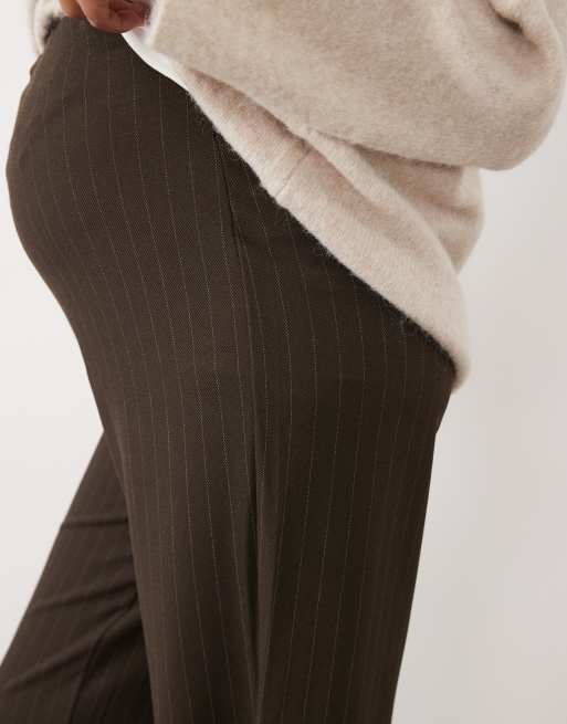Vero Moda Maternity pantalon large en jersey à rayures chocolat et crème, 3 de 5