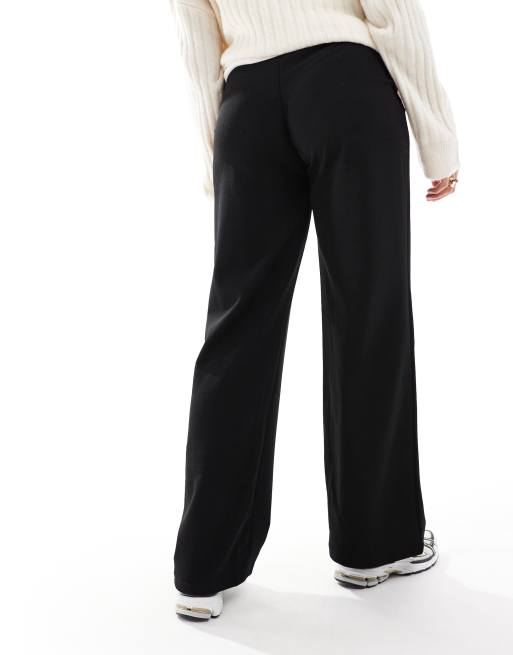 Vero Moda Maternity - Pantaloni a fondo ampio neri con pieghe sul davanti, 4 di 5