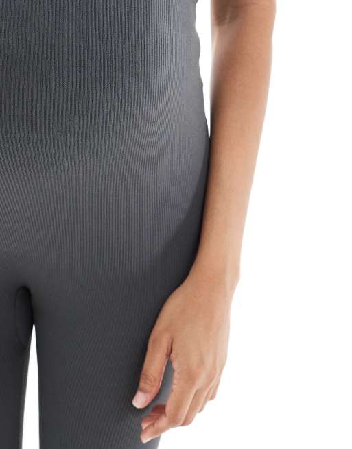 Vero Moda Maternity ribbed seamless leggings in asphalt gray, 5 of 5