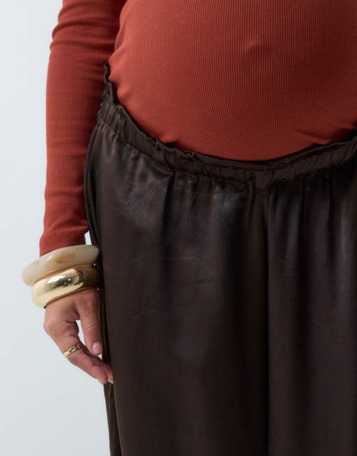Vero Moda Maternity satijnen broek met wijde pijpen in donkerbruin, 4 van 5