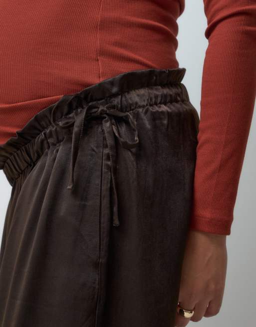 Vero Moda Maternity satin wide leg trouser in chocolate brown, 5 of 5