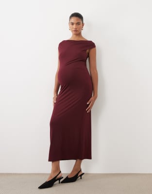 Maternity Guest 3