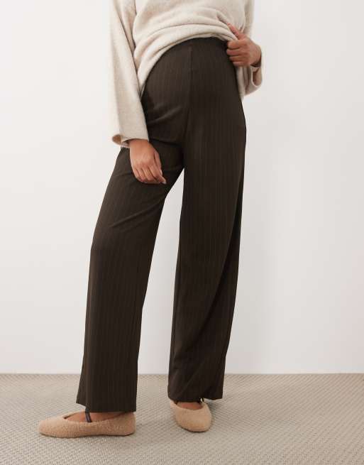 Vero Moda Maternity spodnie z dżerseju z szerokimi nogawkami w czekoladowo-kremowe prążki, 2 z 5