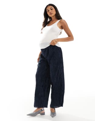 Vero Moda Maternity Vero Moda Maternity textured plisse wide leg trouser in navy