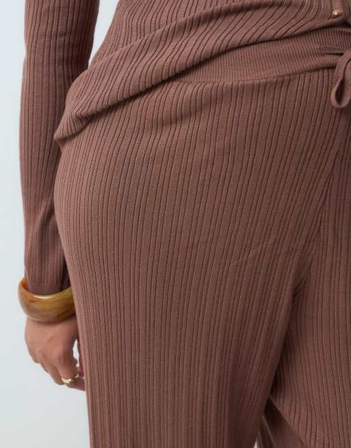 Vero Moda Maternity weite Rippjersey-Hose, über den Po reichend, als Kombiteil in Kakaobraun, 5 von 5
