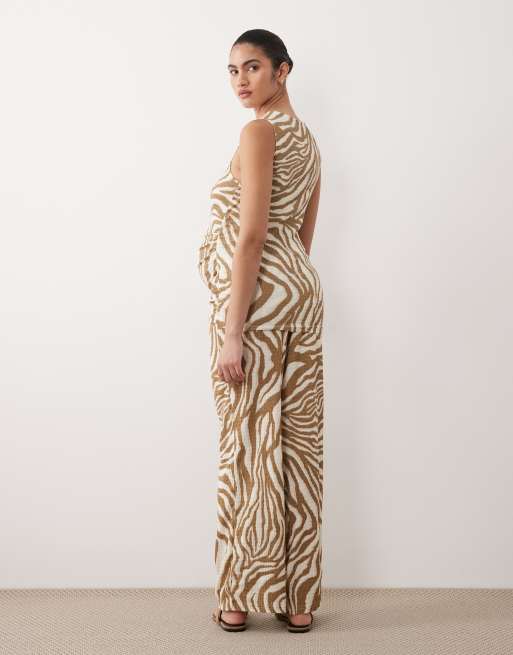 Vero Moda Maternity wide leg textured jersey pants in birch abstract print (part of a set), 2 of 5