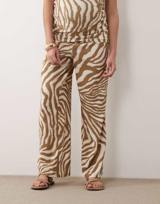 Vero Moda Maternity wide leg textured jersey pants in birch abstract print (part of a set), 4 of 5