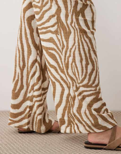 Vero Moda Maternity wide leg textured jersey pants in birch abstract print (part of a set), 5 of 5