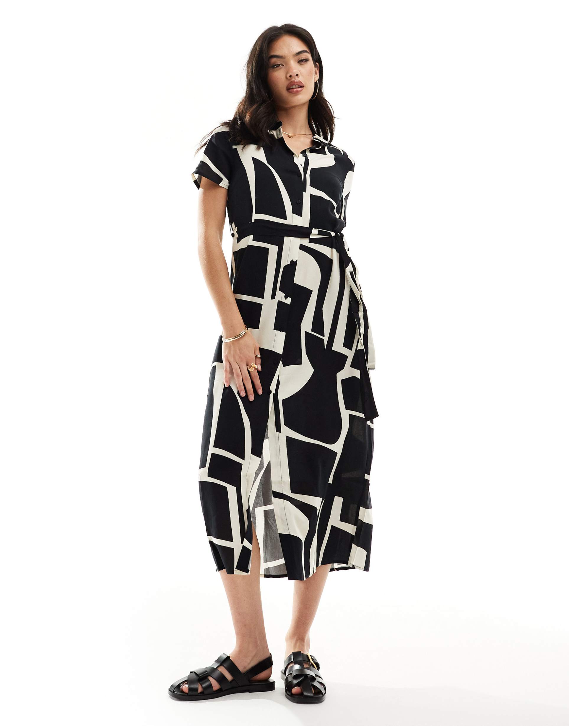 vero moda maxi button down shirt dress in abstract mono print