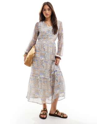 Vero Moda - Maxi-Hängerkleid in Rosa mit Patchwork-Muster-Weiß