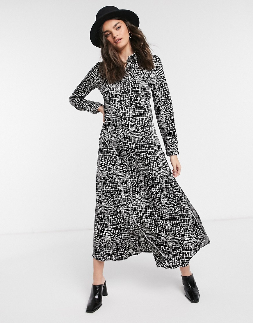 vero moda -  – Maxi-Hemdkleid mit schwarz-weißem Schlangenprint-Mehrfarbig