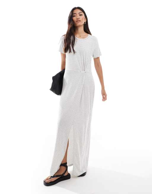 Vero Moda Maxi jurk met knoopsluiting aan de voorkant in wit met zwarte strepen