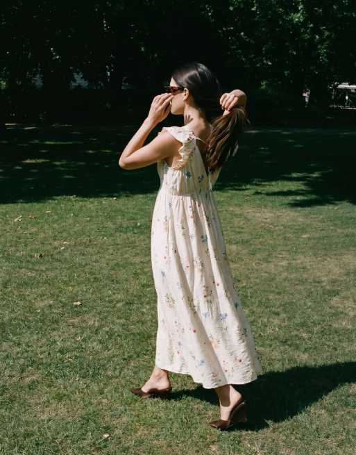 Vero Moda - Maxi jurk met ruches, V-hals en bloemenprint in crème, 3 van 3