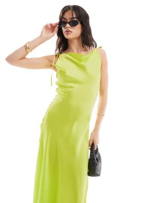 Vero Moda - Maxi-Trägerkleid aus Satin in Limettengrün mit Ziernaht und Bindeträgern