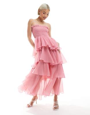 Vero Moda - Maxikleid in Rosa mit gesmoktem Oberteil und gestuftem Rüschensaum
