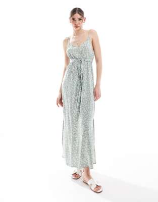 Vero Moda - Maxikleid in Salbeigrün mit V-Ausschnitt, Bindegürtel und Blumenmuster