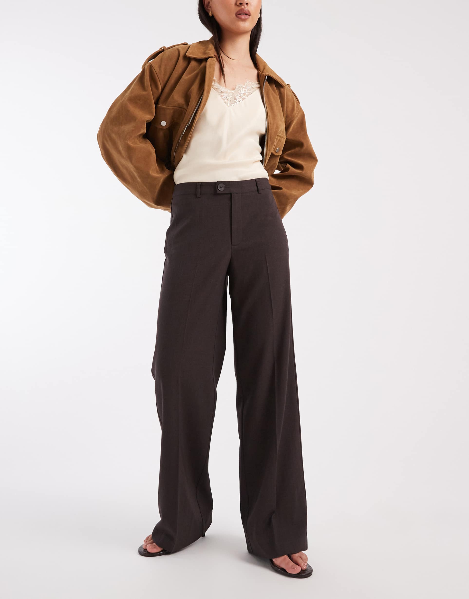 vero moda mid waist straight leg crease front pants in heathered chocolate