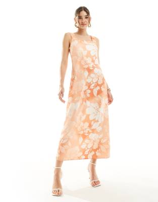 Vero Moda - Midaxi-Trägerkleid aus Satin in Orange mit eckigem Ausschnitt, Blumenmuster und Farbverlauf