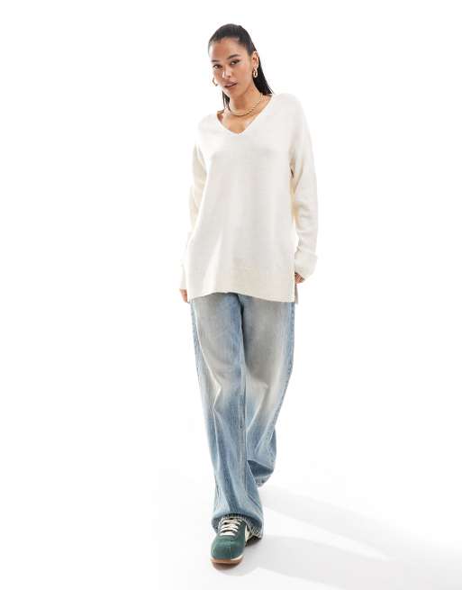 Vero Moda – Miękki kremowy sweter o wydłużonym fasonie, 2 z 4