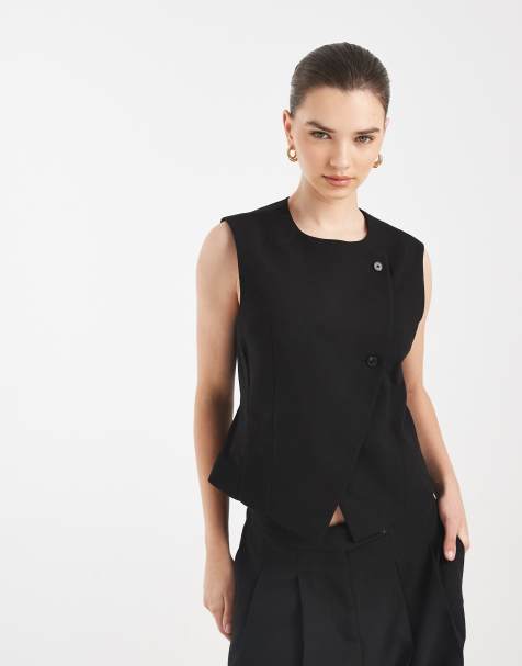 Vero Moda – Mieszaj i łącz – Czarna dopasowana kamizelka z asymetrycznym zapięciem na guziki - view 1