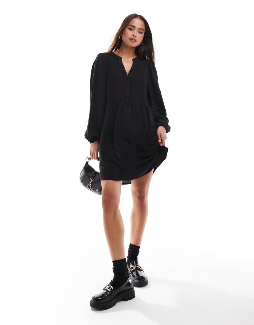 Vero Moda – Mini-Hängerkleid in Schwarz mit V-Ausschnitt und Puffärmeln, 2 von 4