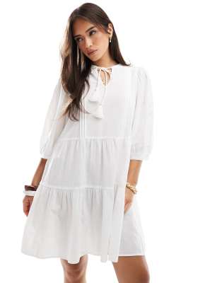Vero Moda - Mini-Hängerkleid in Weiß