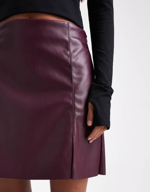 Vero Moda - Minigonna in pelle sintetica bordeaux con intaglio sul davanti, 5 di 5