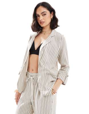 Vero Moda Vero Moda mix and match linen touch tailored blazer co-ord in cream stripe-Neutral