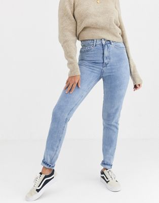 Vero Moda – Mom-Jeans mit hohem Bund in heller Waschung-Blau