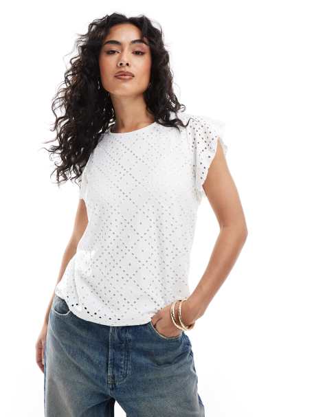 Vero Moda - Mouwloze jersey top met broderie in wit - view 1