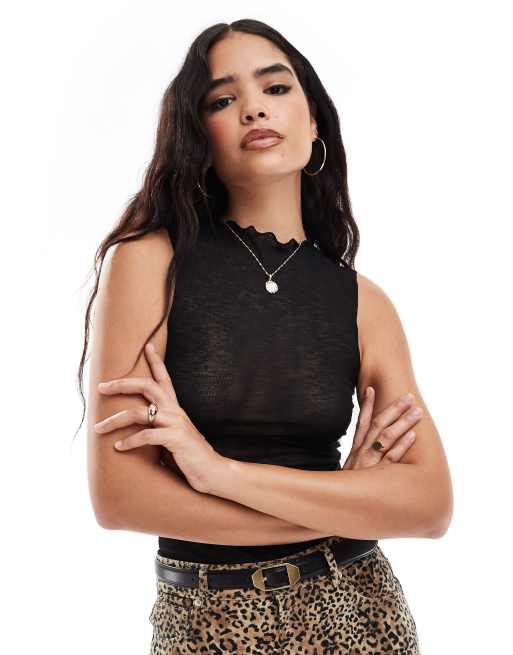 Vero Moda - Mouwloze top van fijne jersey met geschulpte zoom in zwart