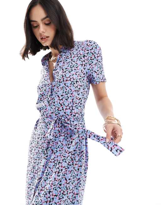 Vero Moda – Niebieska zapinana na guziki sukienka koszulowa maxi z kwiatowym nadrukiem
