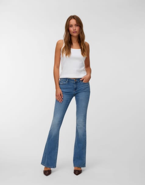 Vero Moda Flared fit jeans in medium blue denim