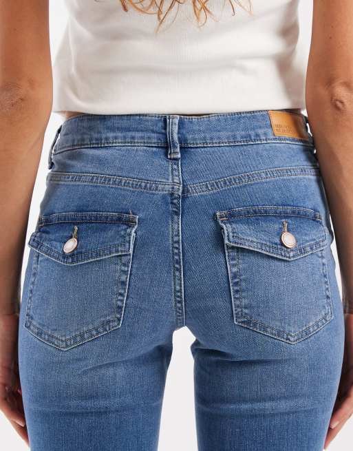 Vero Moda – Niebieskie jeansy z rozszerzanymi nogawkami i średnim stanem, 5 z 5