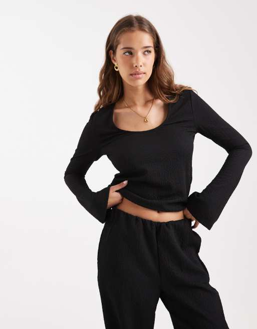 Vero Moda – Oberteil aus strukturiertem Jersey in Schwarz mit Trompetenärmeln, Kombiteil