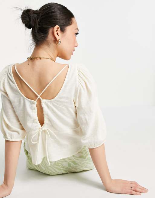 Vero Moda – Oberteil in Creme mit eckigem Ausschnitt und überkreuztem Design hinten