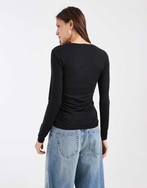 Vero Moda Oberteil mit Raffungen und langen Ärmeln in Schwarz, 4 von 4
